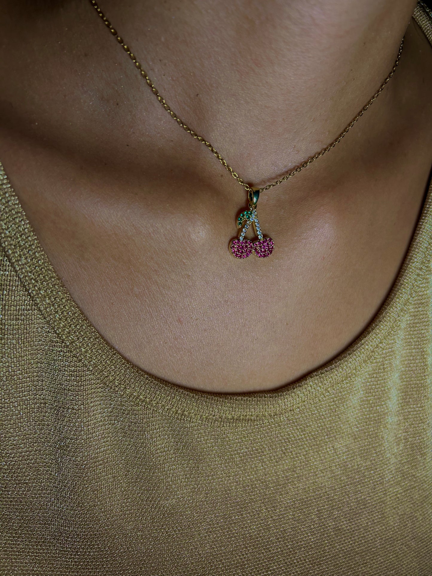 Collier Cherry Spark